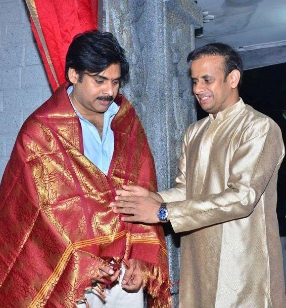 Pawan Kalyan Visits Andhra Prabha Ganesh Pooja Photos