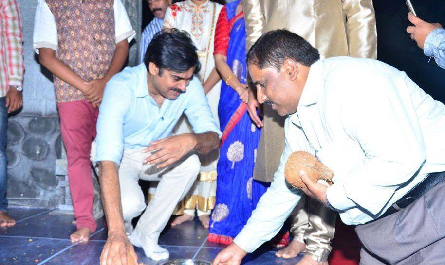 Pawan Kalyan Visits Andhra Prabha Ganesh Pooja Photos