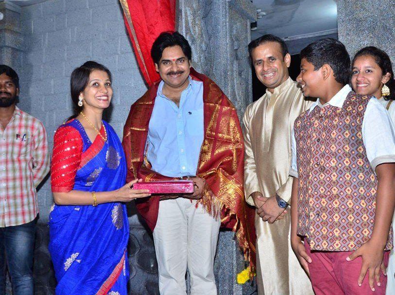 Pawan Kalyan Visits Andhra Prabha Ganesh Pooja Photos