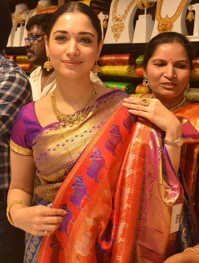 Photos: Naga Chaitanya & Tamannaah Launch a mall in Guntur