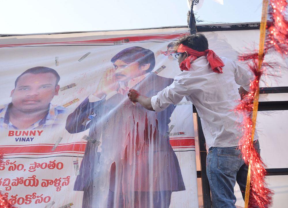 Agnyaathavaasi Fans Hungama at Sandhya 70mm & Prasads Multiplex