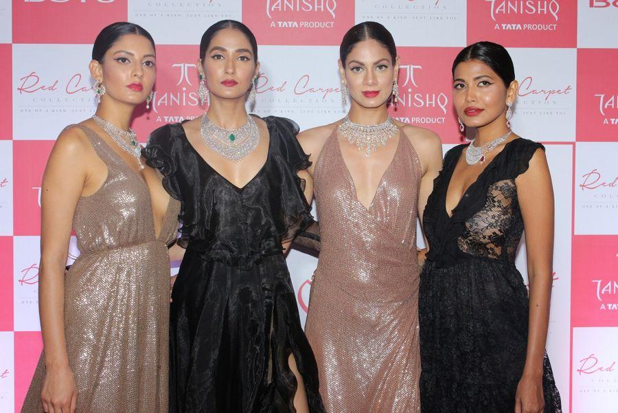 Tanishq red carpet collection on sale price