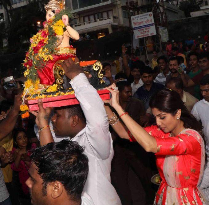 Shilpa Shetty's Ganesh Visarjan 2016 Photos