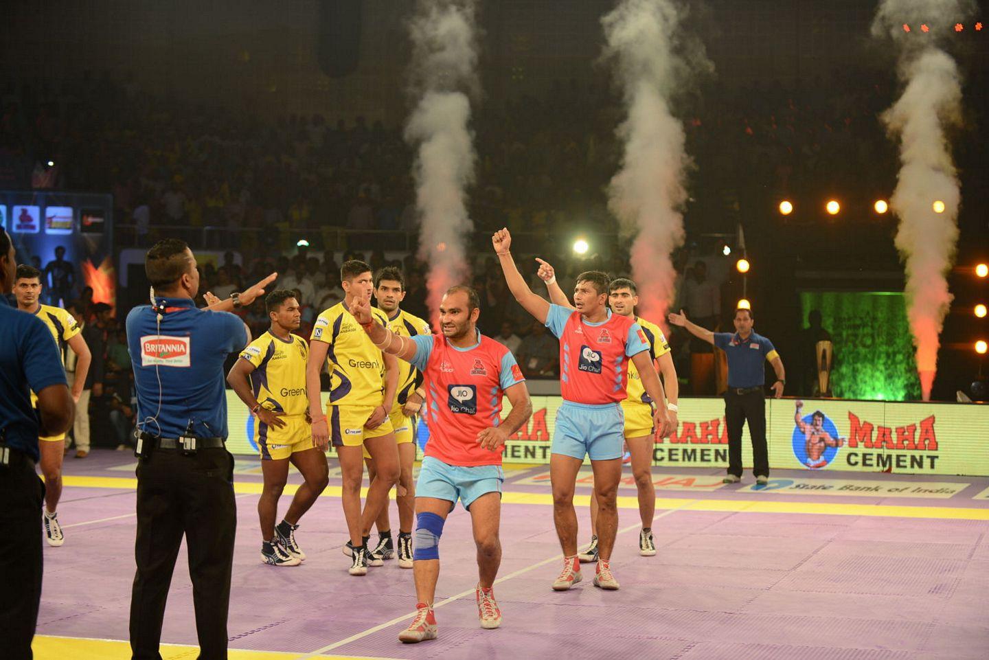 Allu Arjun Family at PRO Kabaddi League Match Photos