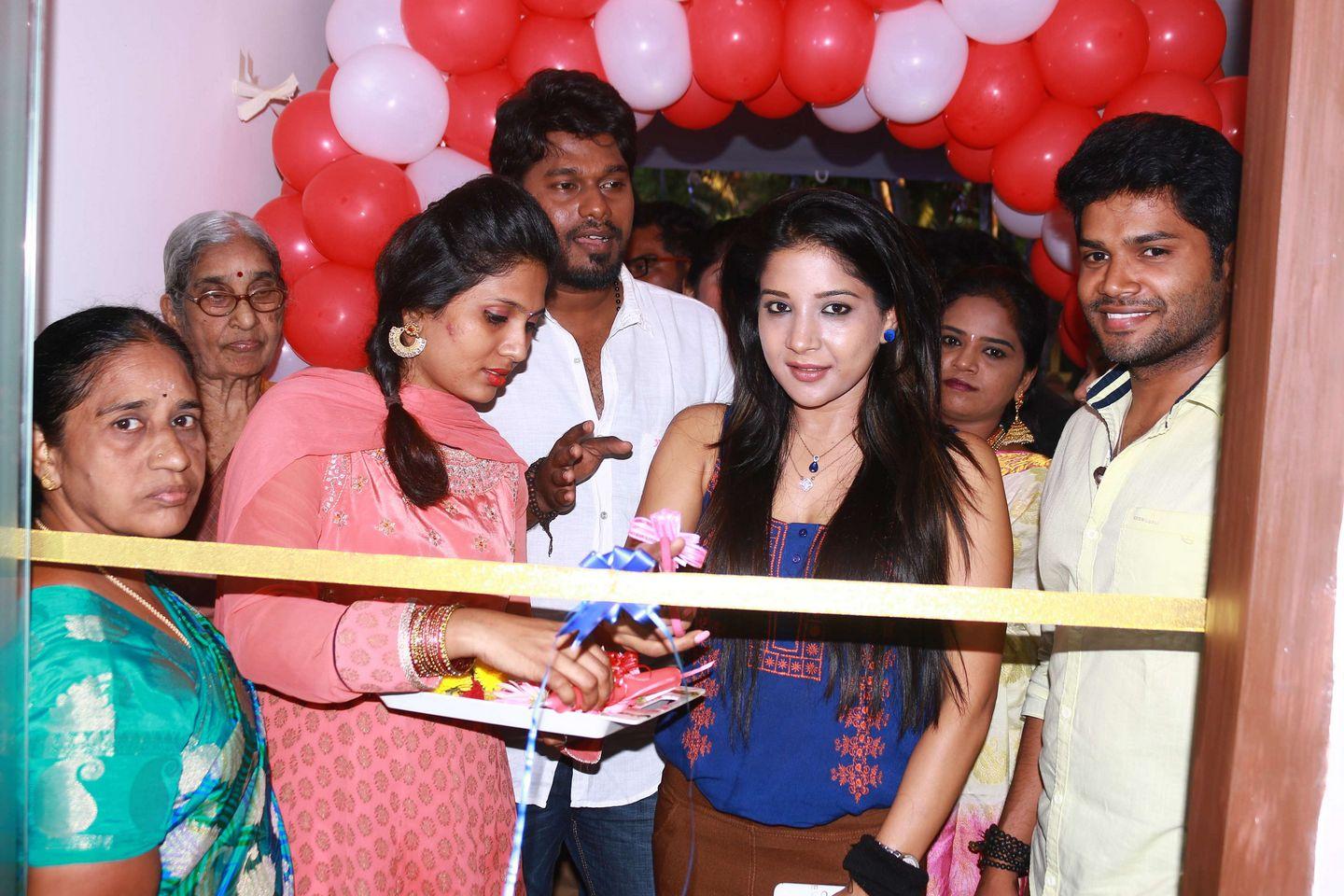 B Image Unisex Salon and MakeOver Studio opening Photos