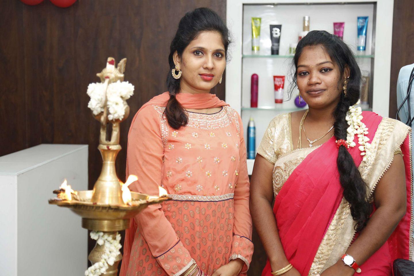 B Image Unisex Salon and MakeOver Studio opening Photos