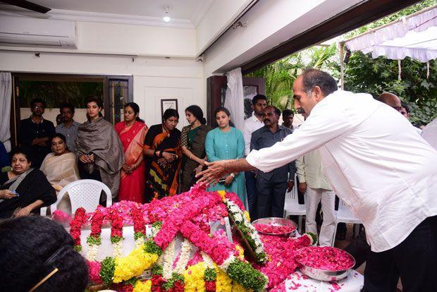 Celebrities Pay Homage To Nandamuri Harikrishna Pictures