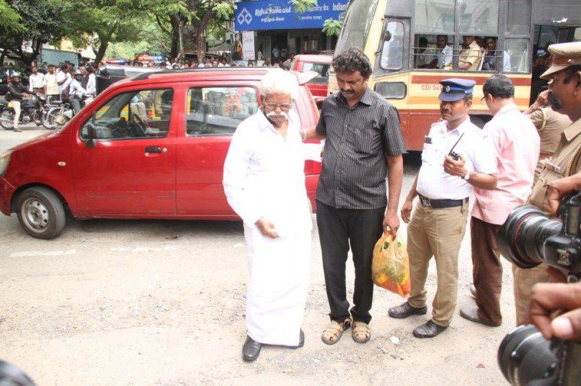 Celebs pays his last respect to ‪MS Viswanathan Photos