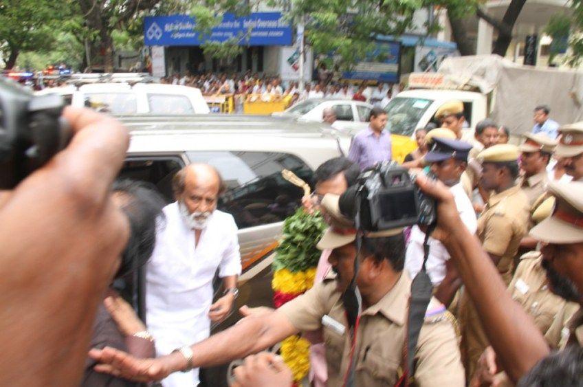 Celebs pays his last respect to ‪MS Viswanathan Photos