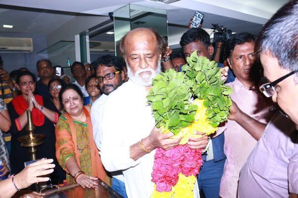 Celebs pays his last respect to ‪MS Viswanathan Photos