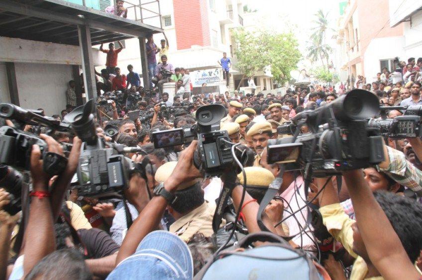 Celebs pays his last respect to ‪MS Viswanathan Photos