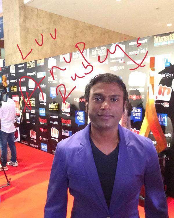 Celebs Signature Stills At SIIMA Awards 2015