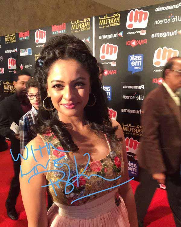 Celebs Signature Stills At SIIMA Awards 2015