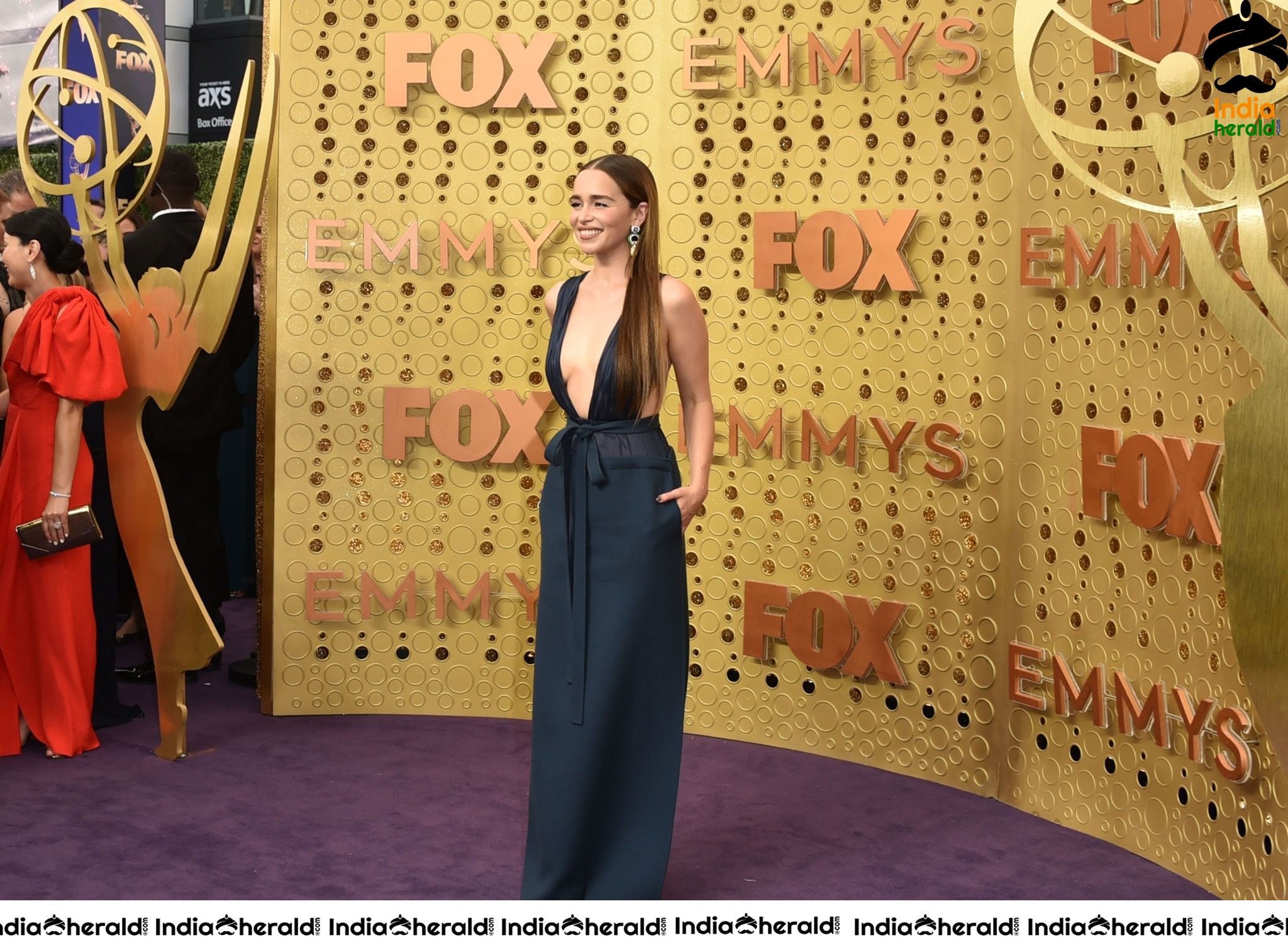 Emilia Clarke Hot At 71st Emmy Awards In Los Angeles Set 1