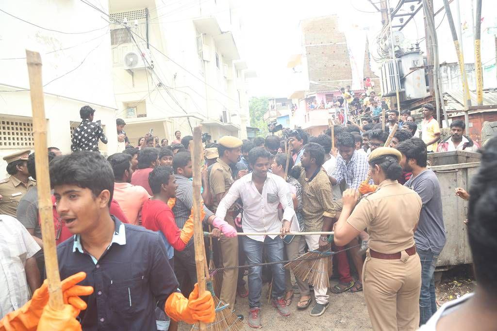 Kollywood Celebs Participate  Cleans Chennai Photos