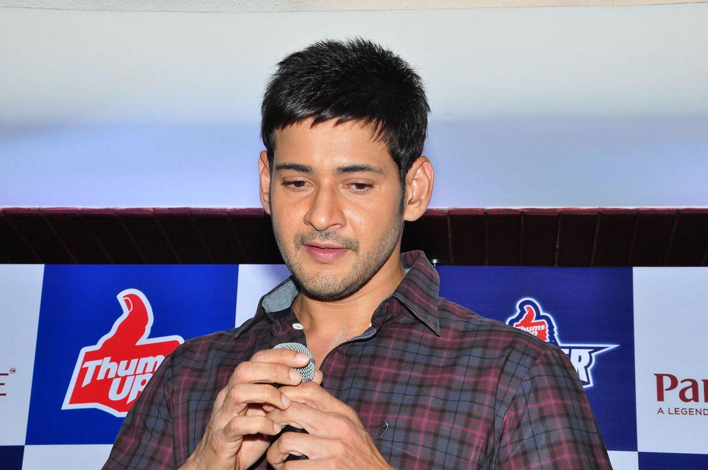 Mahesh Babu Thums Up Thunder Challenge Winners Photos