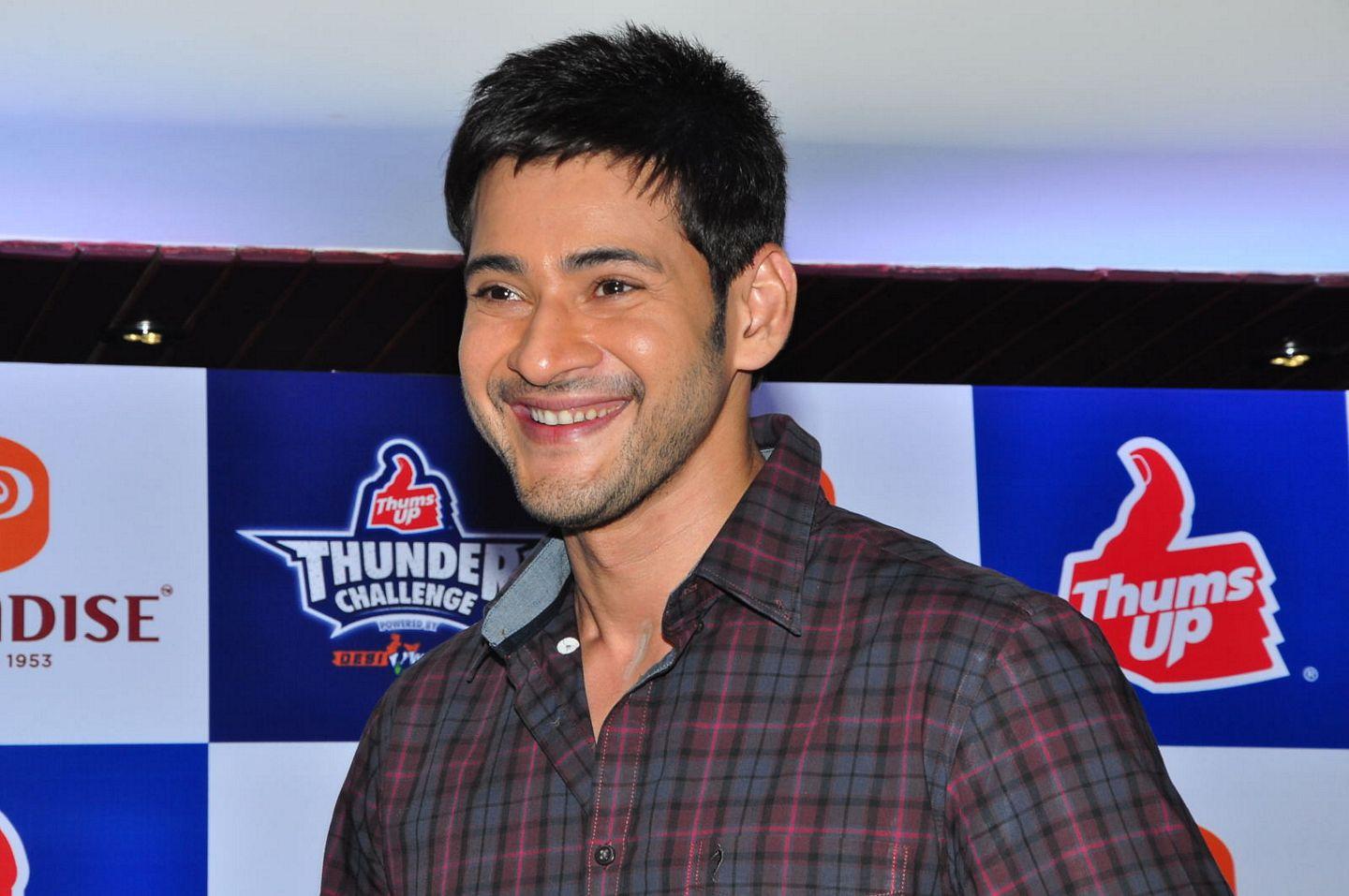 Mahesh Babu Thums Up Thunder Challenge Winners Photos