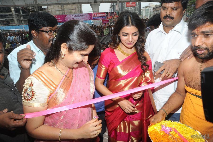 Samantha Launches New Store At Kukatpally