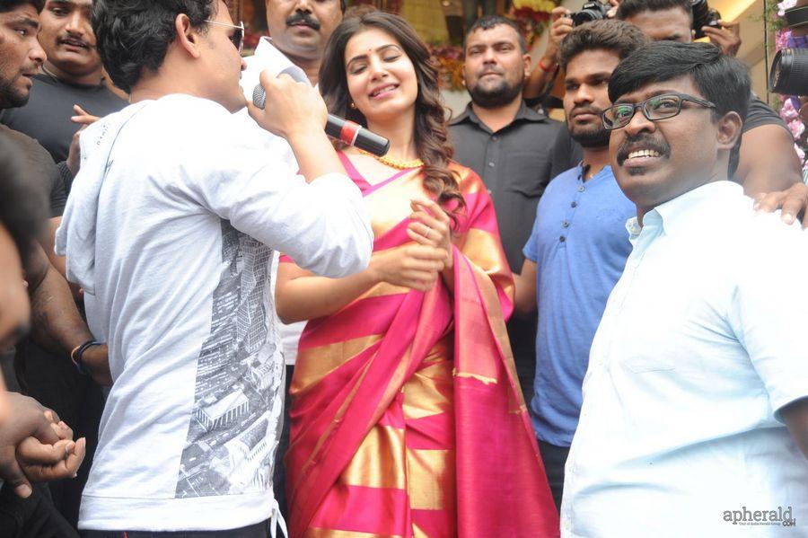 Samantha Launches New Store At Kukatpally