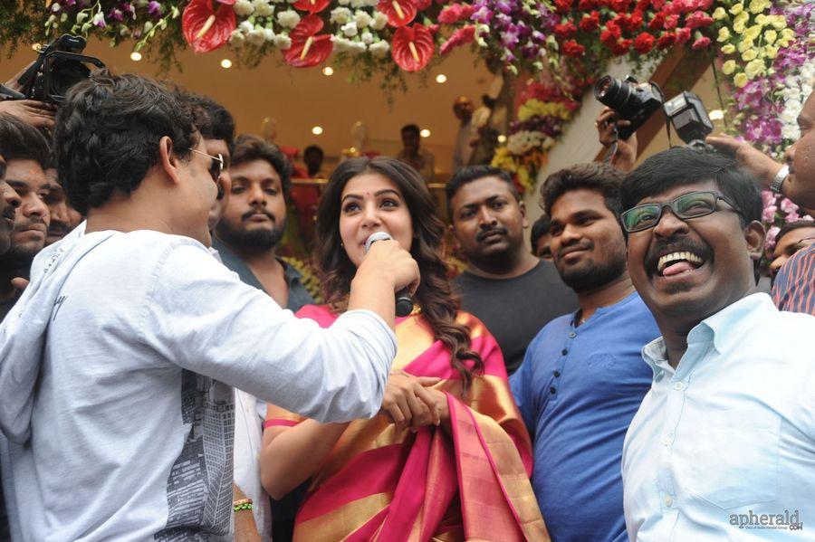 Samantha Launches New Store At Kukatpally