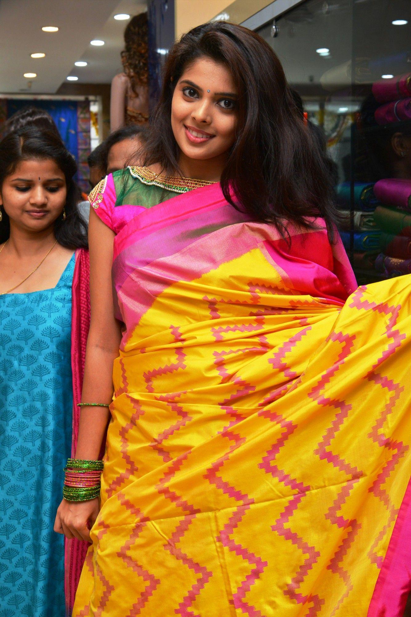 Shravya Launches Sri Avanthi Silks at Hyderabad