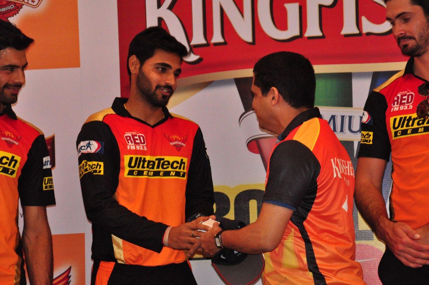 Sunrisers Team at Inorbit Mall Photos