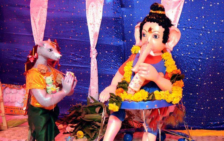 Different types of Lord Ganesh Idols Photos