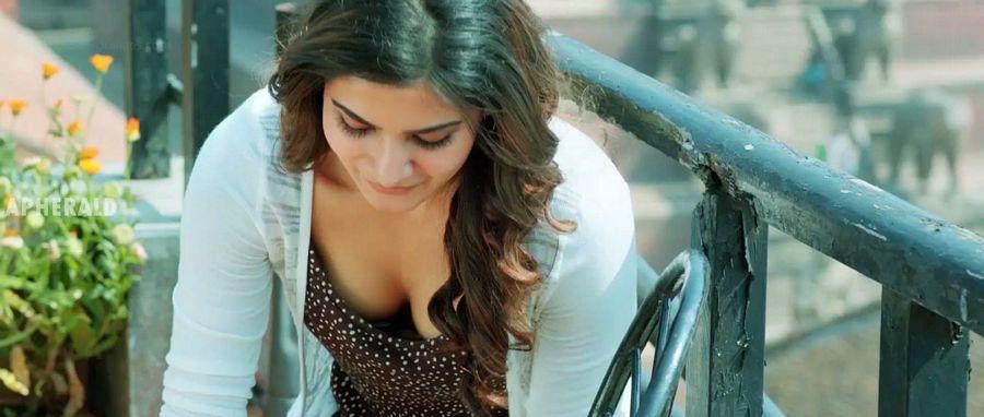 50 'HOT MOMENTS' of Samantha Captured On-Screen