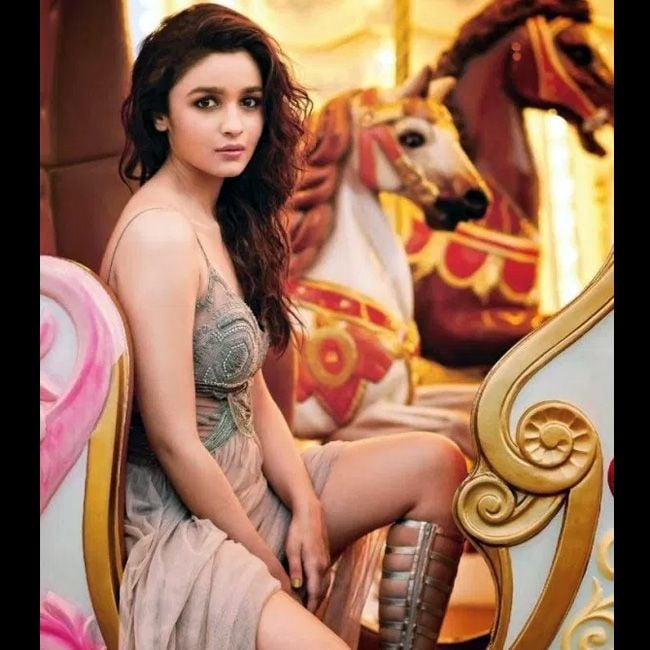 Actress Alia Bhatt Hot Sexy Pictures