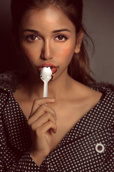 Actress Anaika Soti Smoking Hot & Spicy Photoshoot Pics