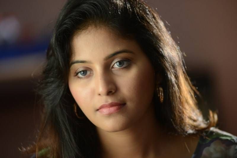 Actress Anjali Hot Sexy Photo Stills