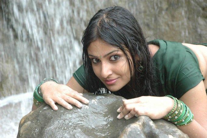 Actress Monica Hot & Spicy Wet Navel Show Photos