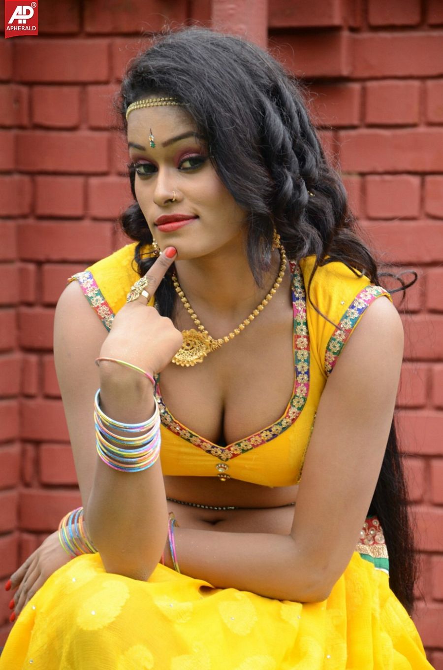 Actress Nisha Hot Spicy Gallery