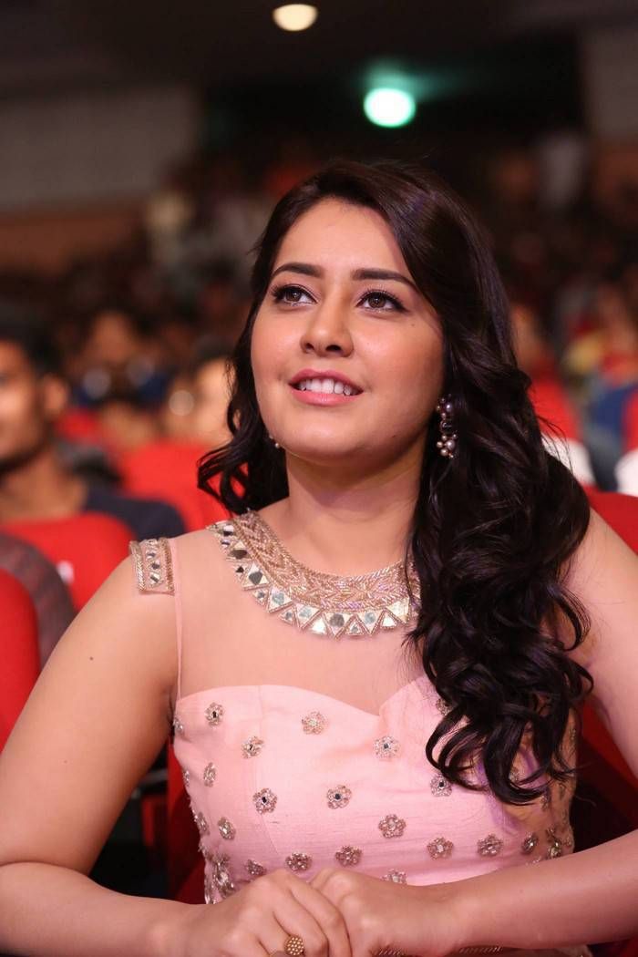 Actress Rasi Khanna Sexy Pictures