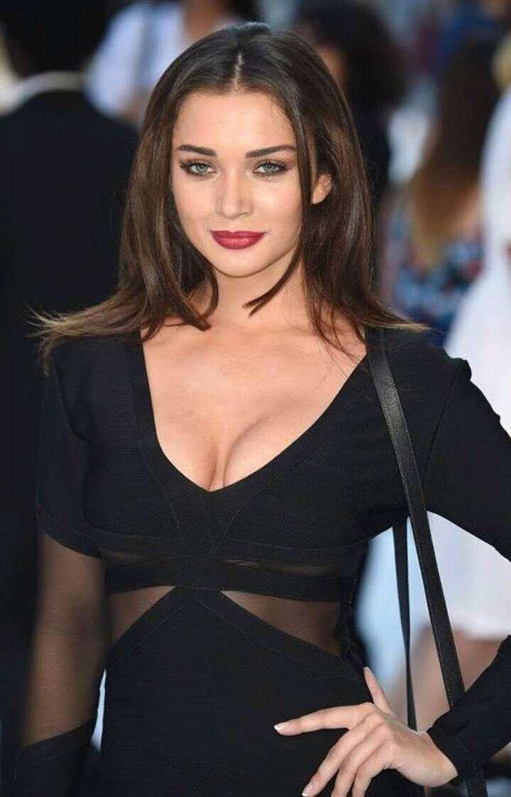 British Model & Actress Amy Jackson Huge Cleavage Show Photo Stills