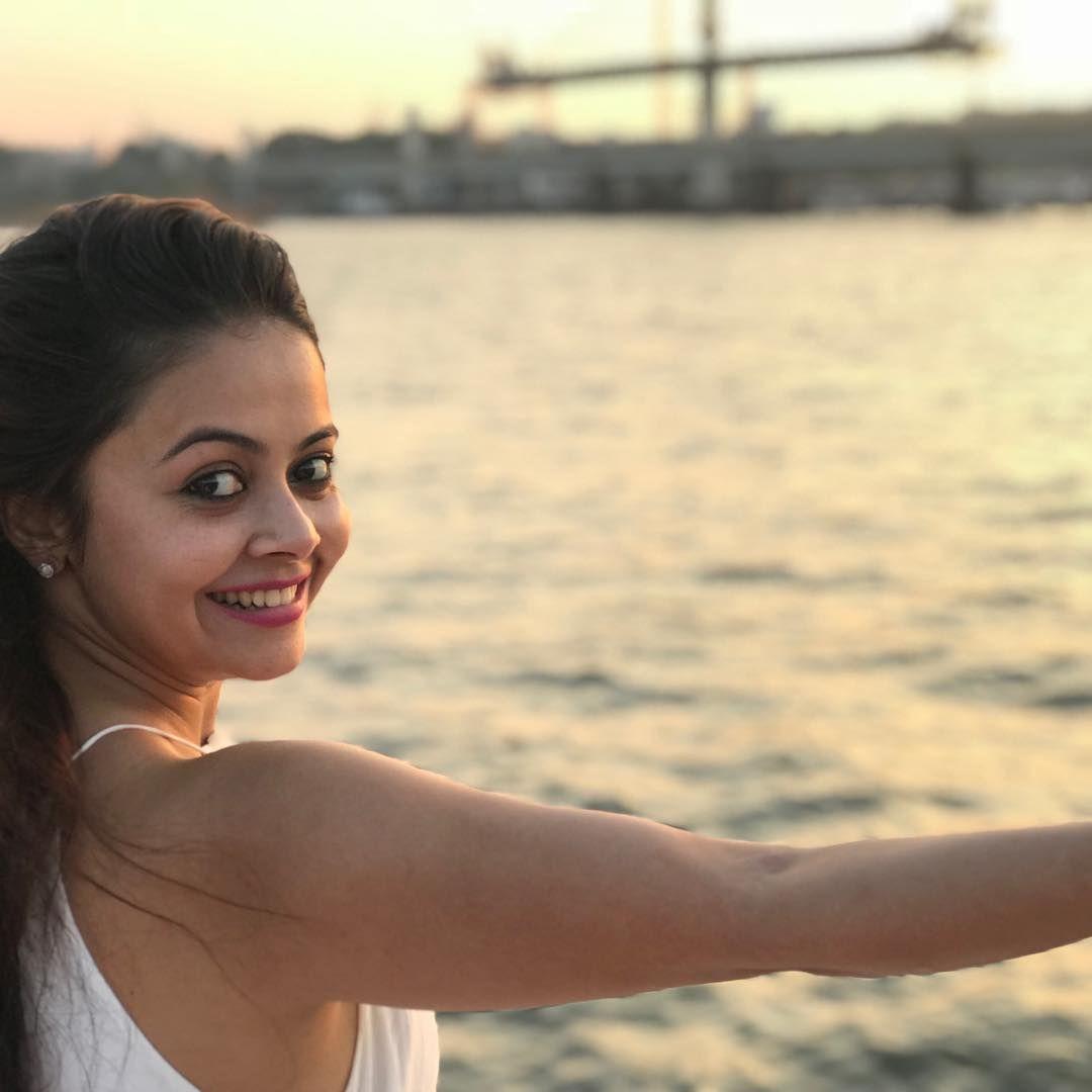 Devoleena Bhattacharjee aka Gopi Bahu Images Bold & Hot Pics Wallpapers