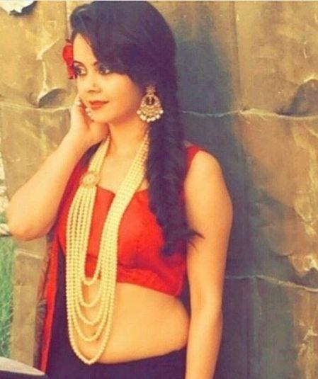 Devoleena Bhattacharjee aka Gopi Bahu Images Bold Hot Pics Wallpapers16