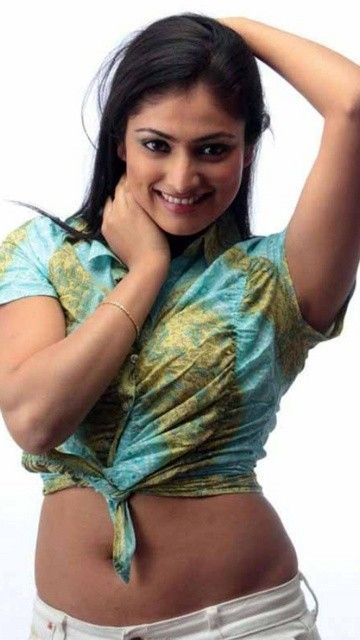 Haripriya Hot Navel Pictures