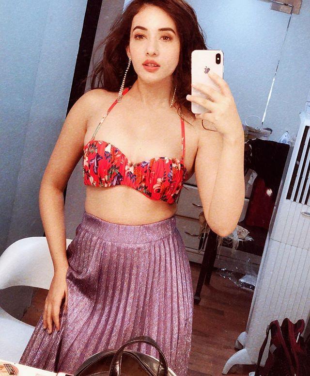 Hot And Sexy Nepali Model Actress Aditi Budhathoki Photos