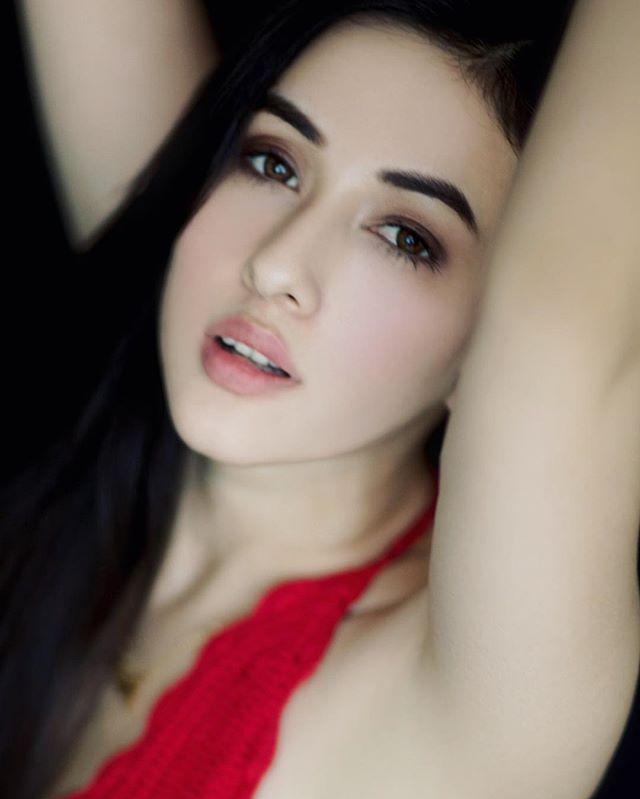 Hot And Sexy Nepali Model Actress Aditi Budhathoki Photos