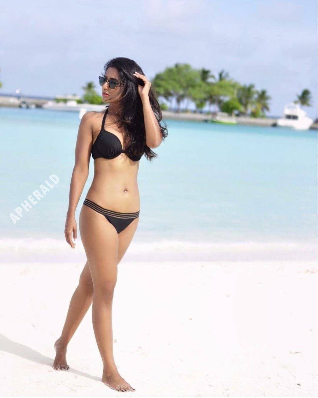 Hot and Sexy Bikini Photos of Young Bengaluru Model