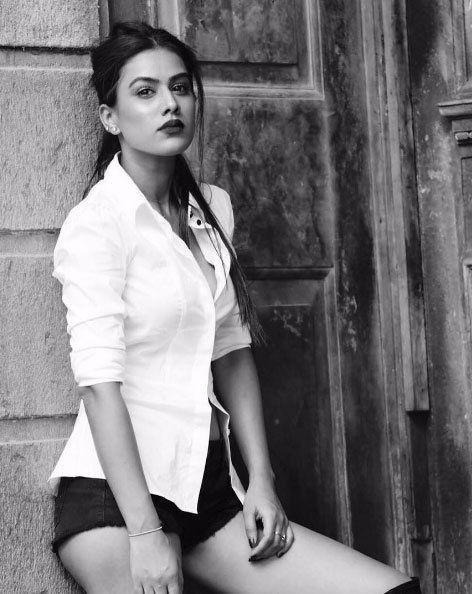 Hottest TV Actress Nia Sharma Latest Unseen Photos