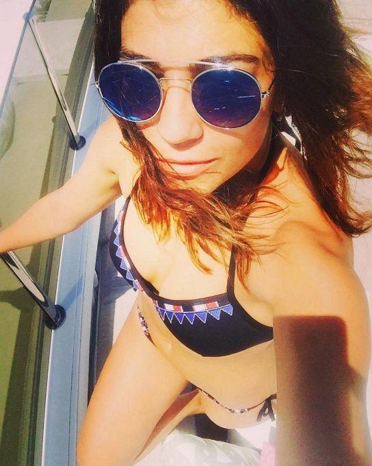 IPL Host & TV Anchor Archana Vijaya Bikini Pictures GOES VIRAL