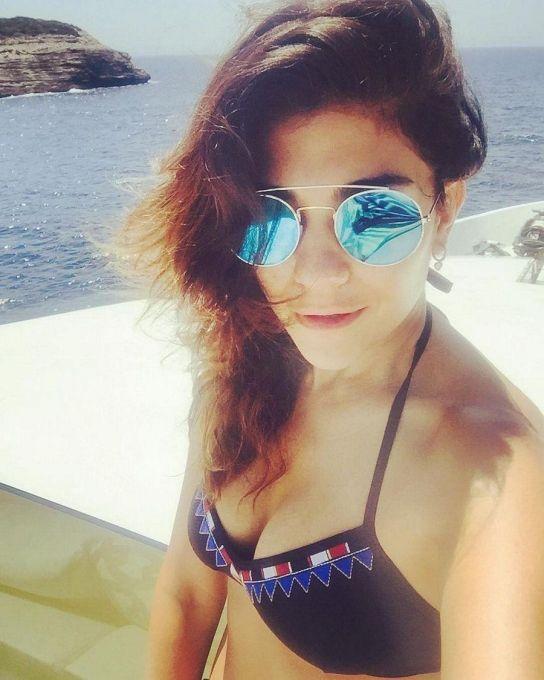 IPL Host & TV Anchor Archana Vijaya Bikini Pictures GOES VIRAL