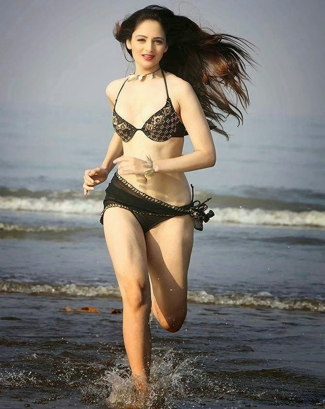 Indian Actress Hot Bikini Pictures