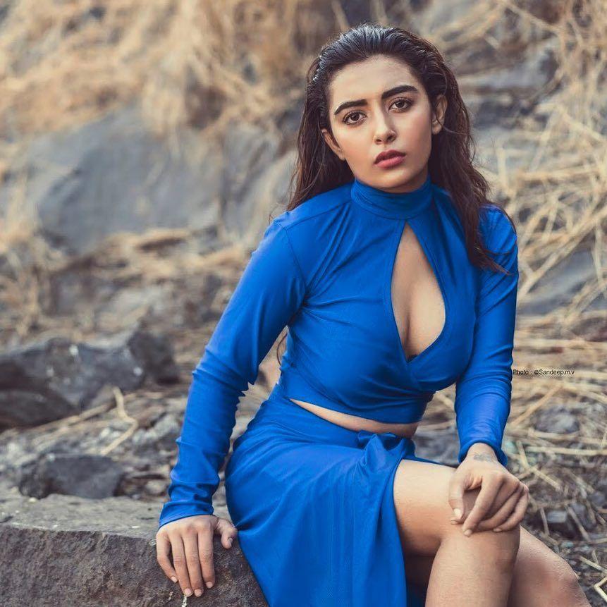 Jinal Joshi Latest Hot Photos are too Hot to Handle!