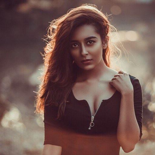 Jinal Joshi Latest Hot Photos are too Hot to Handle!