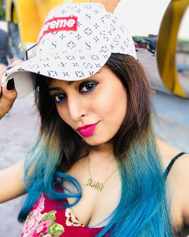 Kashish Chopra Hot Photos are too Hot to Handle!