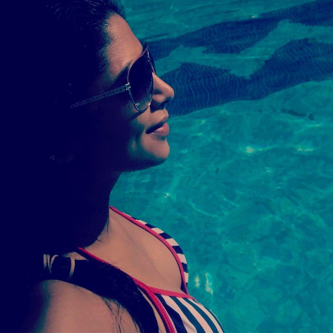 Kavita Kaushik UNSEEN Photos Are So Hot to Handel See Her Bikini Images