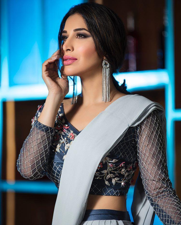 Mind Blowing Sophie Choudry Latest Hot Photoshoot Stills